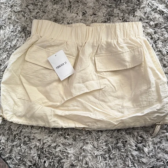 Forever 21 Cream Skirt - Picture 2 of 4
